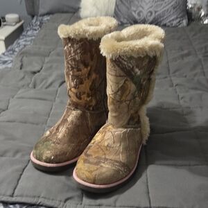 Camouflage Fur-Lined Boots